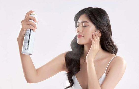Xịt Khoáng - Bí Quyết Làm Mát và Dưỡng Ẩm Da Trong Mùa Hè